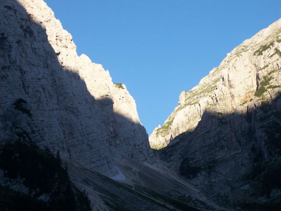 20110813 Triglav-sever-slo smer - foto povečava