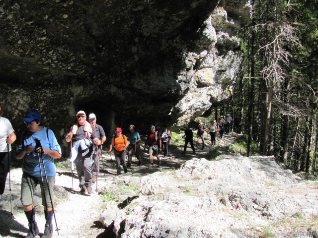 20110910 Mojstrana pod galerijami Vrata - foto