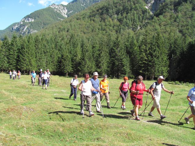 20110910 Mojstrana pod galerijami Vrata - foto