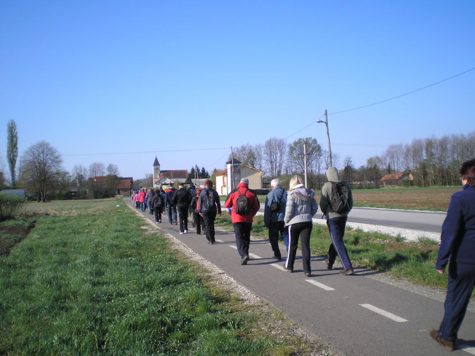 20120409 Pohod ob črncu - foto povečava