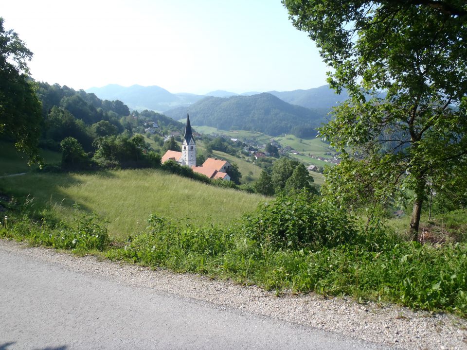 Cerkev v Vinski gori po Gožarjevo pečjo.