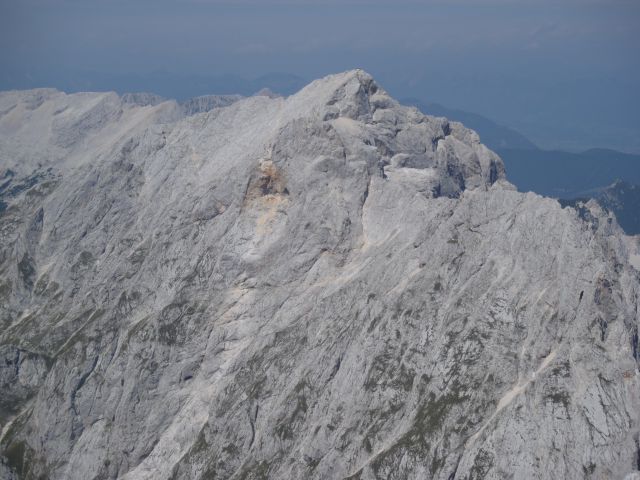 Prisank skoraj v celi velikosti.