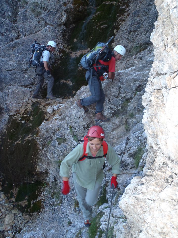 Komaj se začneš vzpenjati, že se spuščaš.