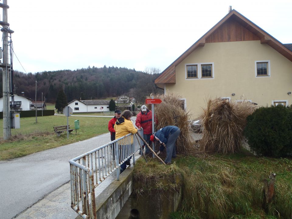 20130106 PPP postavljanje smernih tabel - foto povečava