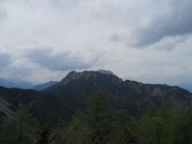 Sedlo Mlince in greben Visoki Kurjek,Gubno, zadaj Kepa 2139m.