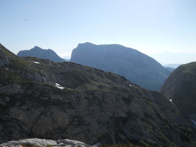 Razgled na Veliki Draški vrh (levo) in Tosc (desno)