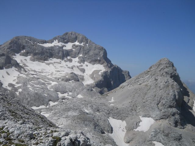 Razgled na Triglav (levo) in Begunjski vrh (desno)