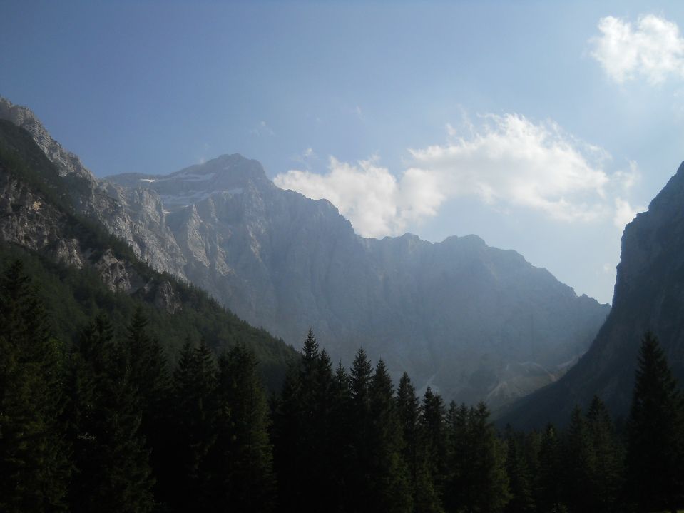 Še zadnji razgled na Triglav iz doline Vrat