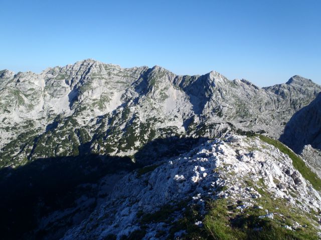 Pogled mi stalno pobegne na Lepo špičje.