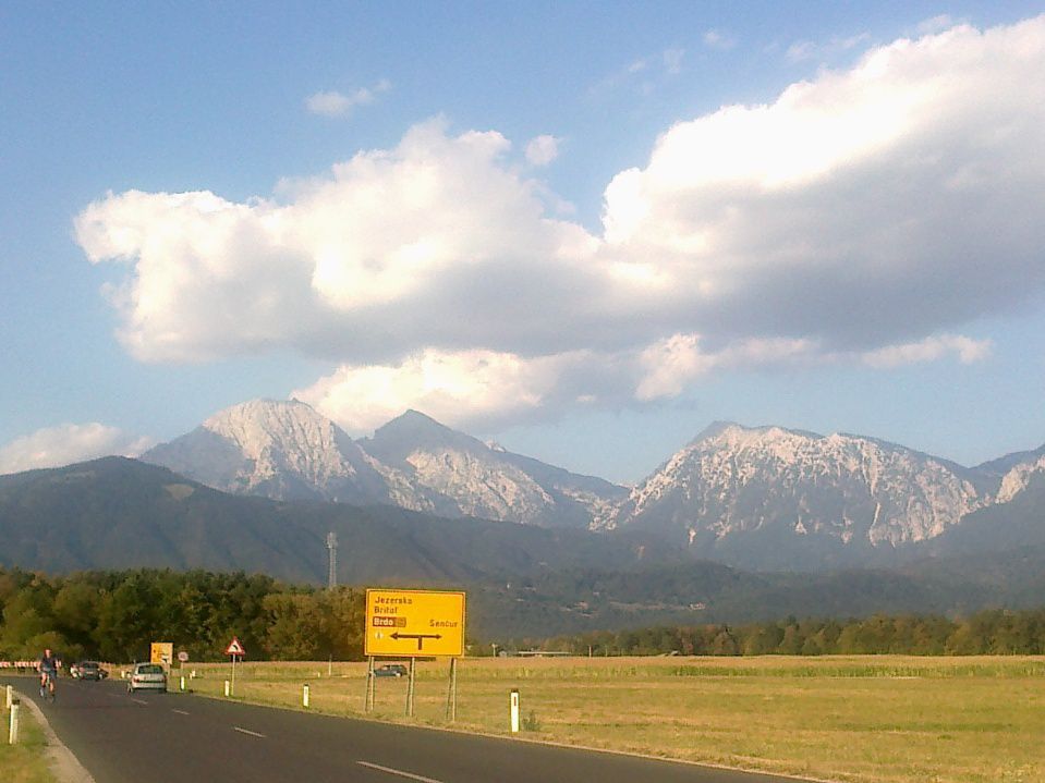Razgled na Kočno, Grintovec in Kalški greben (od leve proti desni)