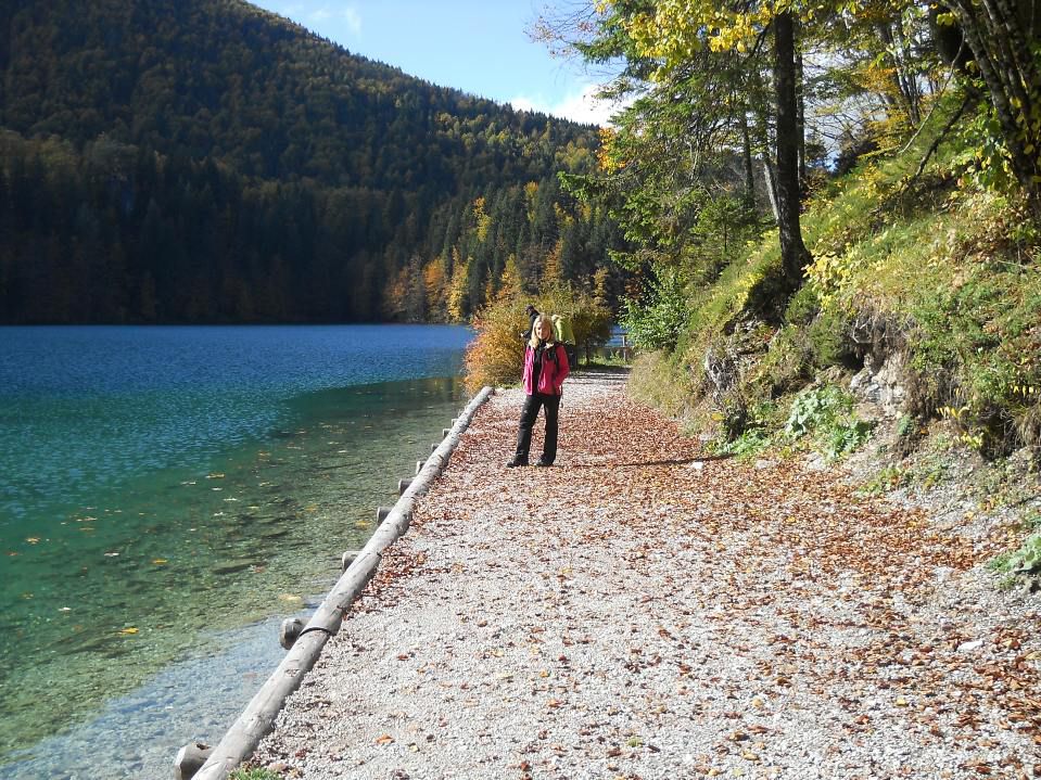 Po poti okrog spodnjega Belopeškega jezera