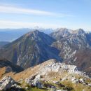 Razgled na Begunjščico, Triglav, Stol in Vrtačo (od leve proti desni)