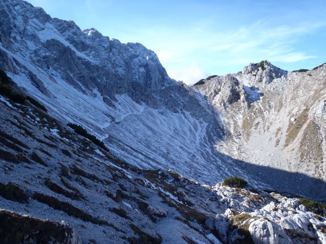Pot s savinjskega sedla proti ledinskemu vrhu.
