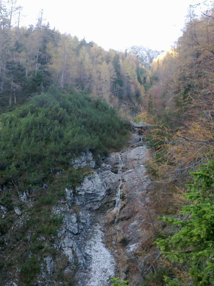 Pogled na slap in vrh na katerega še moramo priti