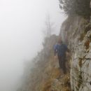 Zadnji del na Krofičko je varovan z jeklenicami in klini