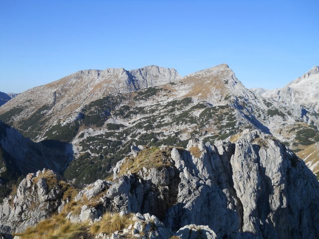 Pogled na Tosc (levo) in Veliki Draški vrh (desno)