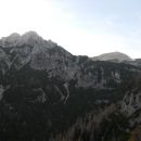 Še zadnji razgled na Ablanco (levo) in Veliki Draški vrh (desno)