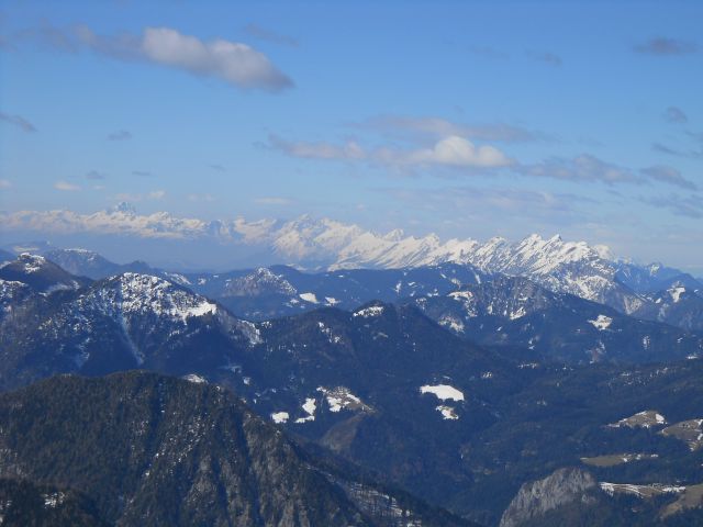 Razgled na Julijske alpe (levo) in Košuto (desno)