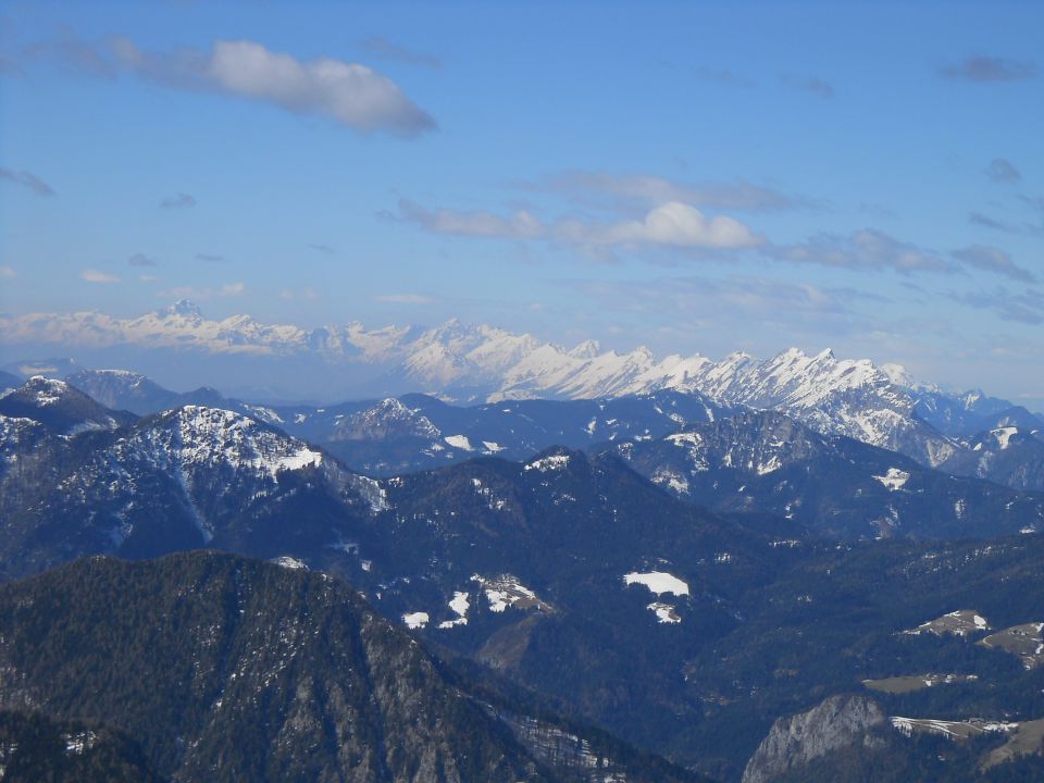 Razgled na Julijske alpe (levo) in Košuto (desno)