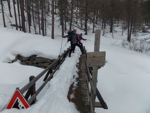 Pot čez most