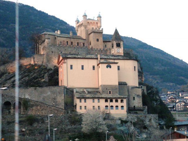 Prelep grad v dolini Aosta