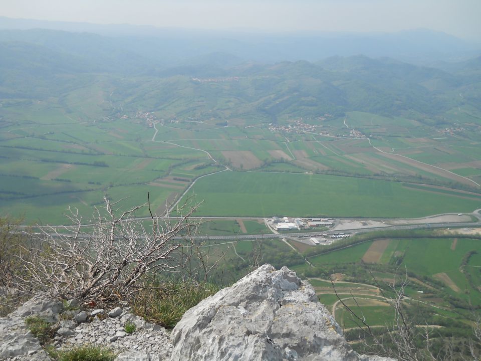 Razgled z vrha Gradiške Ture na dolino