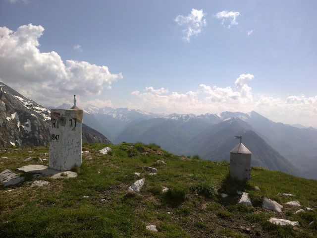 Razgled iz vrha proti vzhodu na naše prekrasne Julijske alpe