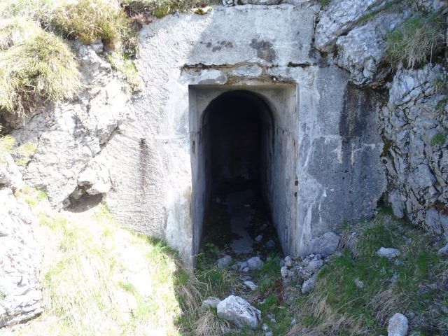 Vhod v bunker.