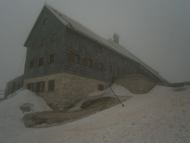 Triglavski dom na Kredarici (2515m)