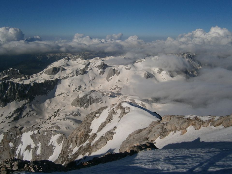 Razgled z vrha na Kanjavec (levo) in Veliko Špičje (desno)