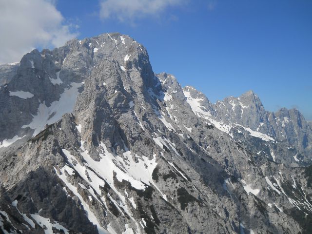 Razgled z vrha na Kukovo špico (levo) in Špik (desno)