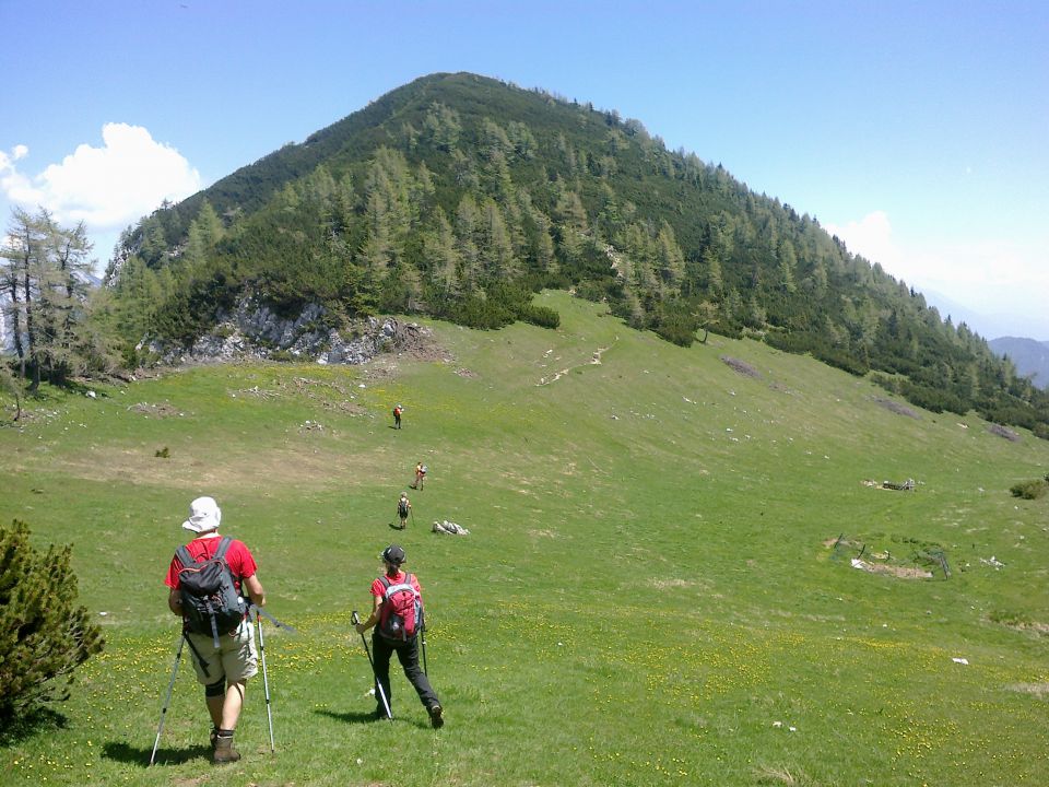 In spet na Njivicah ter razgled na Vrtaški vrh