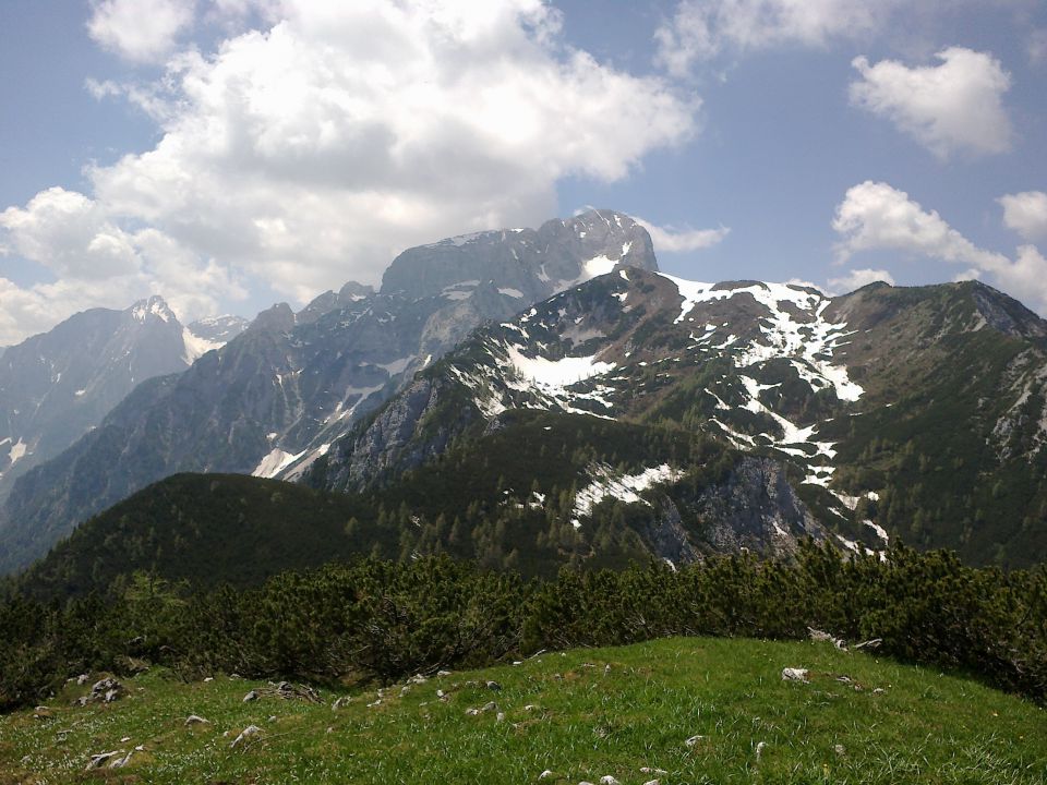 Razgled z vrha na Stenar, Škrnatarico, Kukovo špico in Sleme (od leve proti desni)
