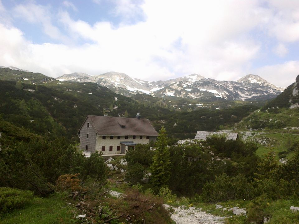 Koča pod Bogatinom (1513m)