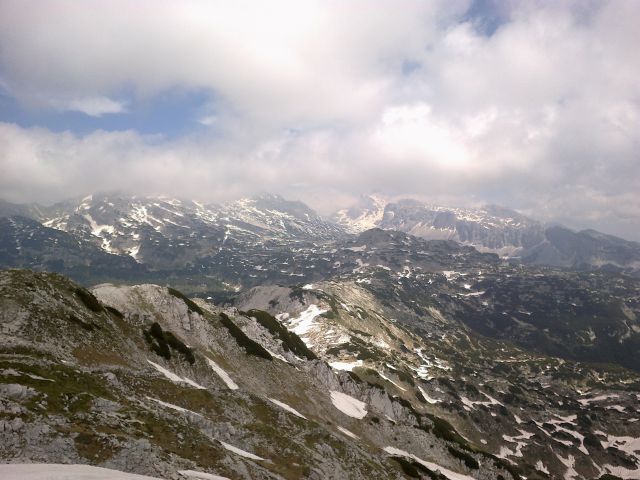 Razgled z vrha proti Triglavu