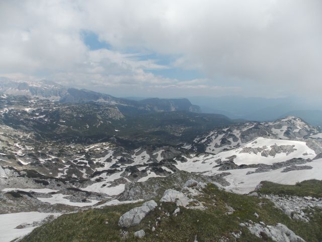 Razgled z vrha proti Dolini Triglavskih jezer