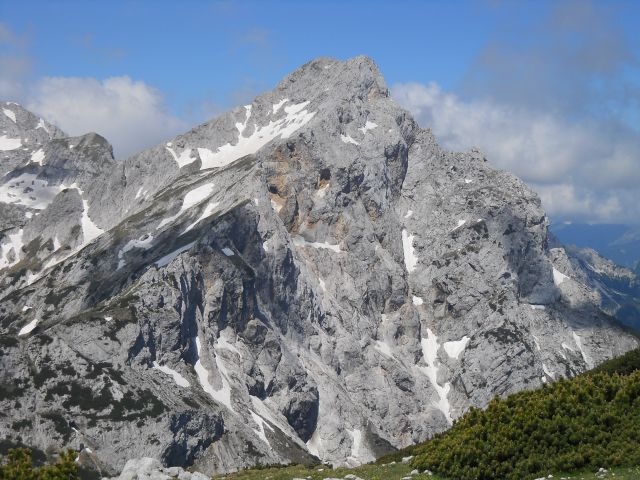 Razgled z vrha na Ojstrico (približano)