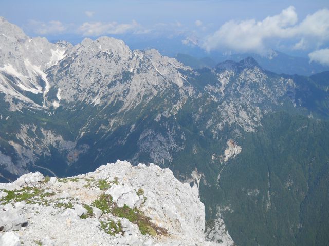 Razgled z vrha na Mrzlo goro