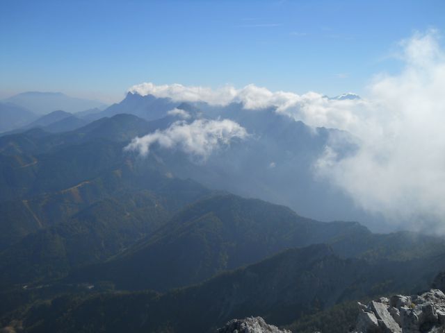 Razgled z vrha na Kamniško-Savinjske alpe