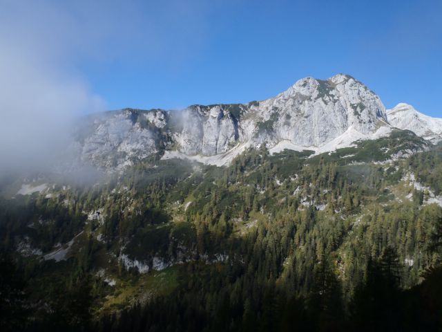 Vedno mogočnejši Ogradi.