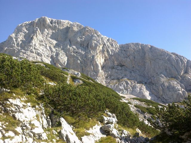 Razgled iz poti na zahodne stene Debelega vrha