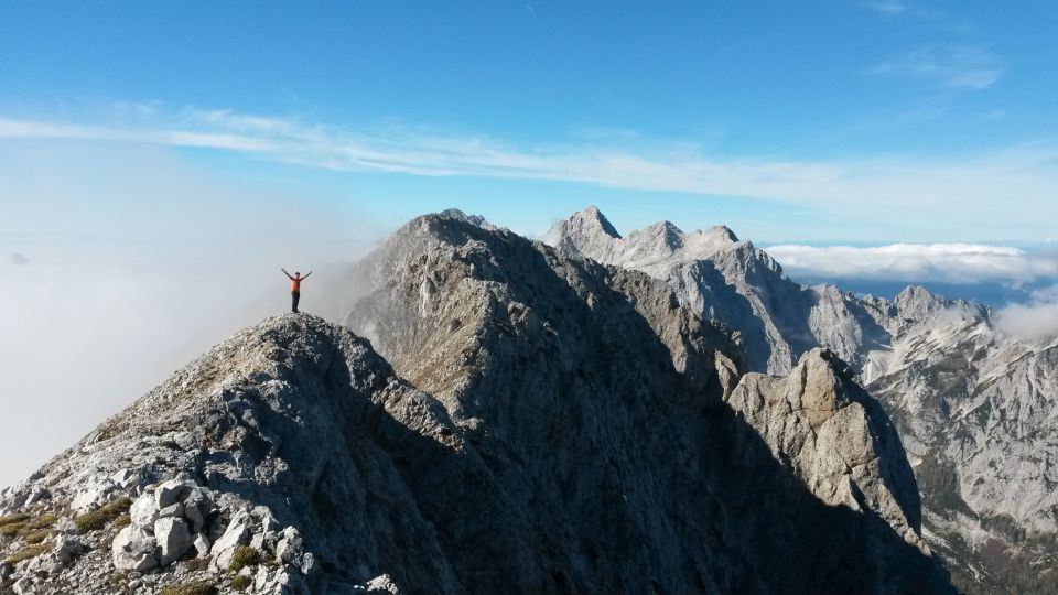 Razgled iz vrha na Grintovec, Kočno, Skuto, Rinke, Tursko goro in Veliko Babo