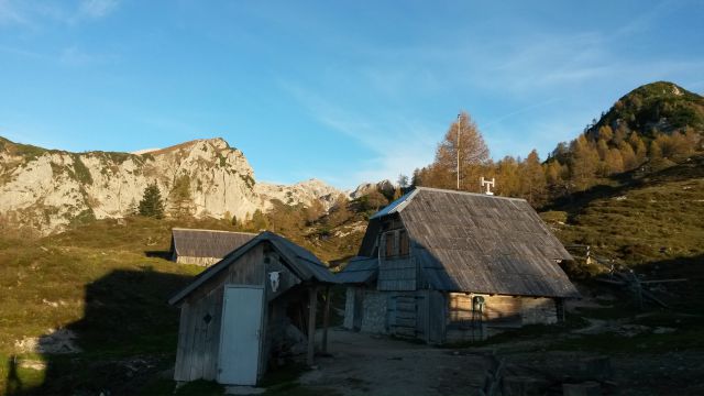 Razgled na Ograde, Vrh Hribaric, Škednjovec in Krsteniški Stog (od leve proti desni)