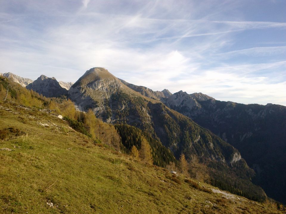 Razgled na Vernar, Tosc, Draška vrhova, Ablanco in Viševnik (od leve proti desni)