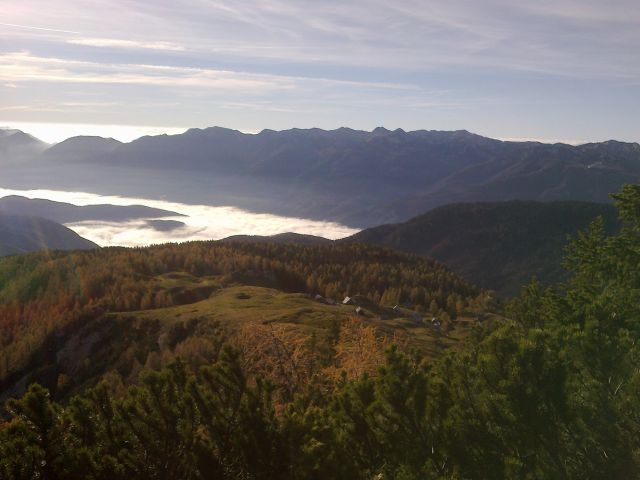 Razgled iz vrha na Bohinjske gore in Planino Krstenico