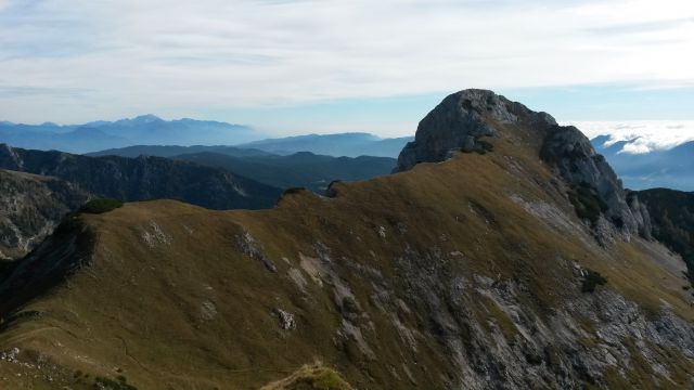 Razgled iz vrha na Jezerski Stog in celotni njegov zahodni greben