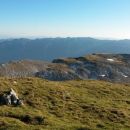 Razgled z vrha na vršno pobočje Tosca in Bohinjske gore