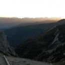 Pogled na Bohinjske gore v sončnem zahodu