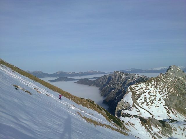 Spust iz Velikega Draškega vrha ter razgled na Debelo peč in Mali Draški vrh