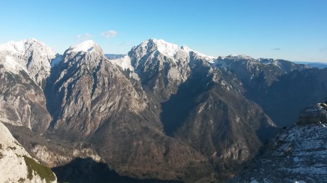 Razgled z vrha na Tursko goro, Brano, Kamniško sedlo, Planjavo, Ojstrico in Veliki vrh